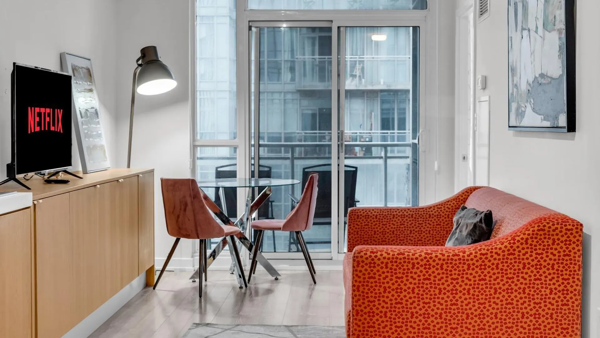 Chic Toronto Suite 0*,  Canada