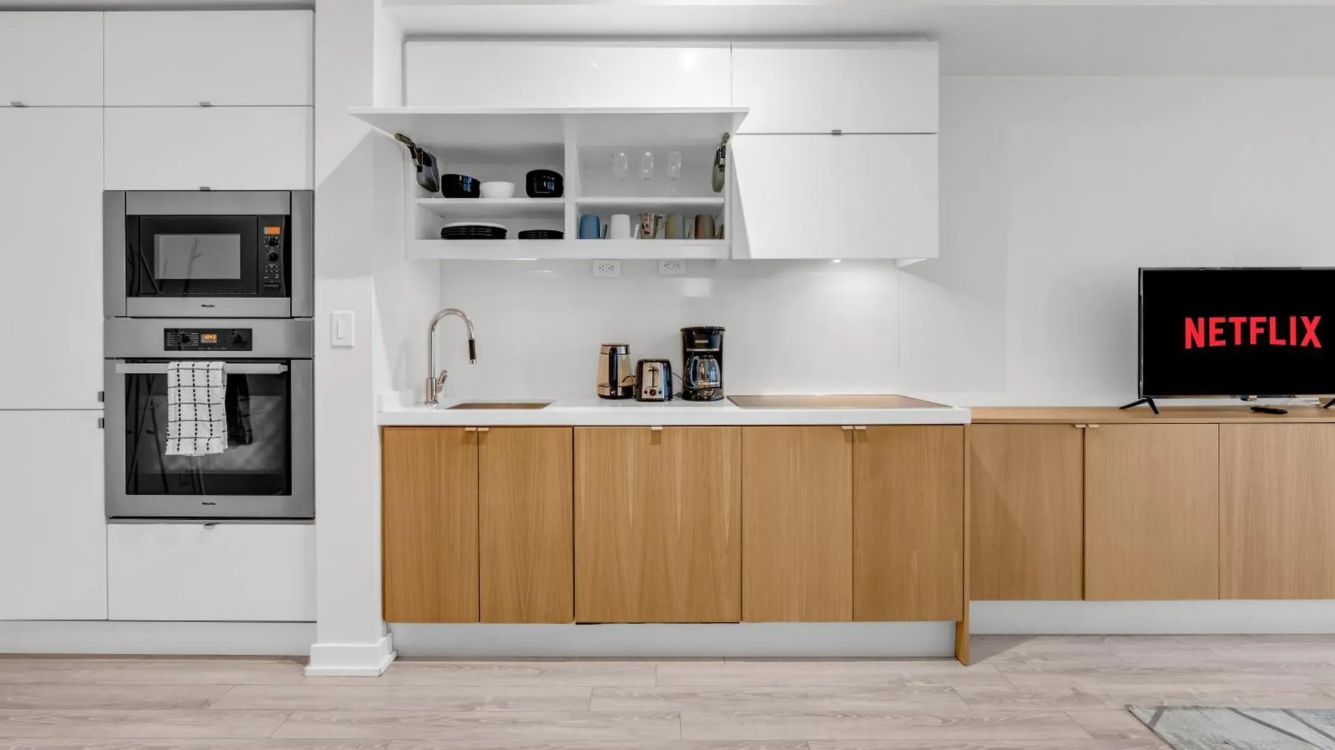 Apartment Chic Toronto Suite Canada