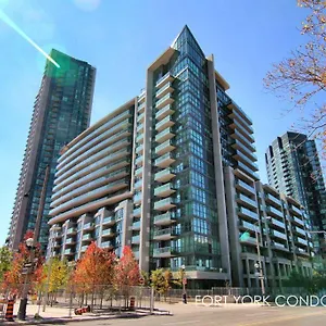 Apartment Lakefront Living Downtown - Free Parking, Gym, Indoor Pool, Toronto