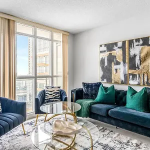 Appartement One Bed And Den Upscale Comfort With Parking, Toronto