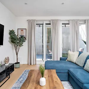 Holiday home Luxury 2-bedroom Oasis At College & Bathurst, Toronto