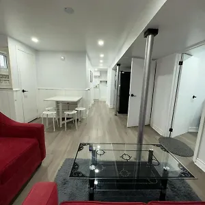 Villa Brawley Avenue - Sleep 6, Toronto